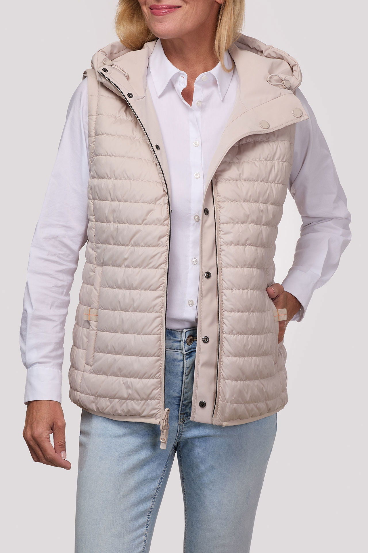 Montert 4-i-1 funksjonsjakke dame med avtakbar fôrjakke på modell