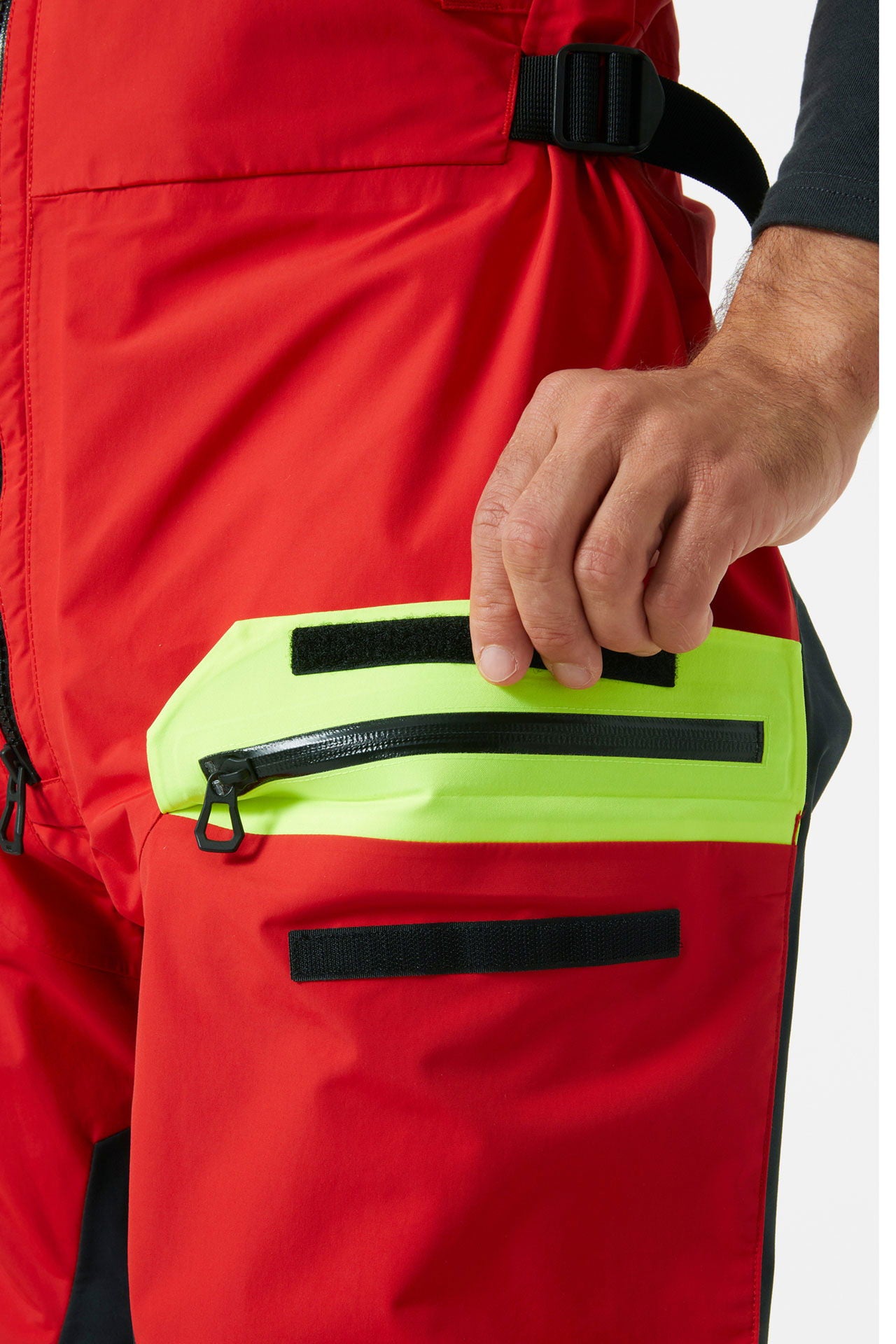 Ægir Race seilerbukse HELLY TECH® Professional offshore montert på modell