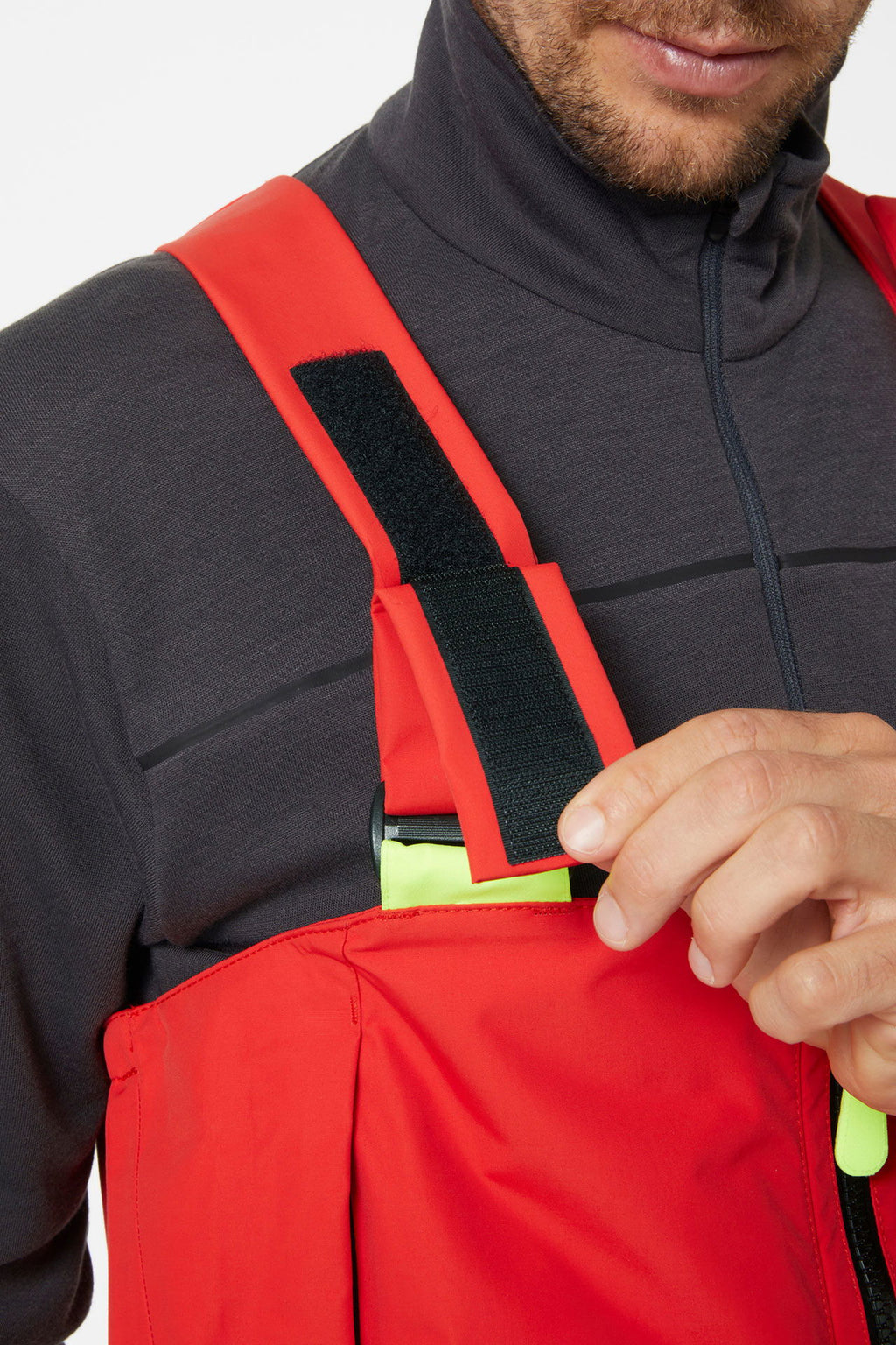 Nærbilde av YKK® AquaGuard® glidelås på Ægir Race seilerbukse