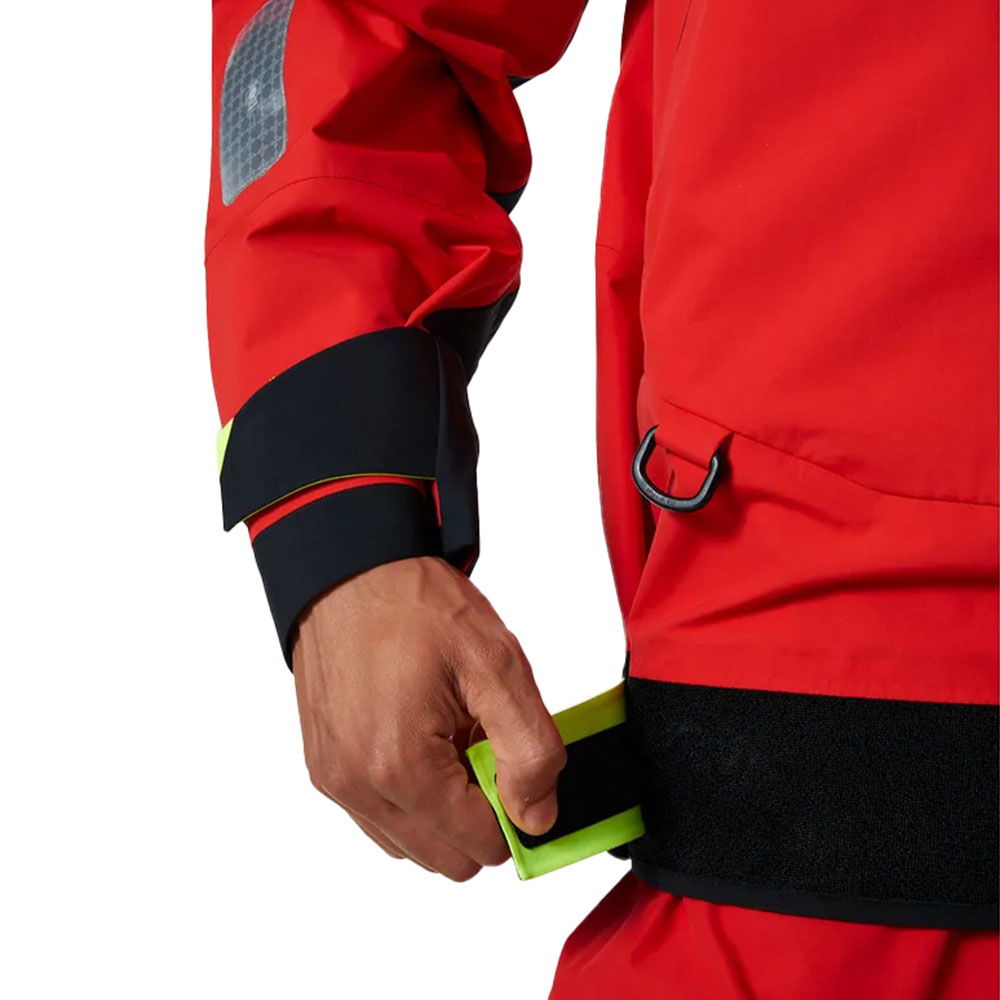 Nærbilde av justerbar hette på Ægir Race Smock 2.0 herre vanntett HELLY TECH®