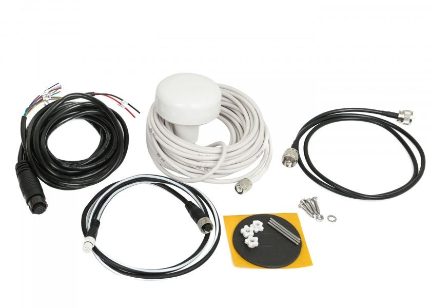Detalj av AIS transponder AIS700 Class B SOTDMA med splitter og GPS