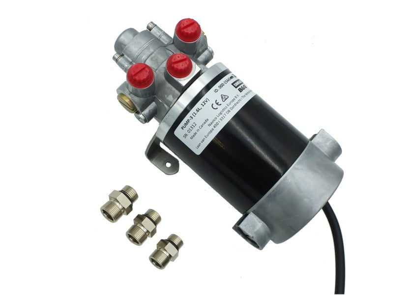 Nærbilde av PUMP-3 hydraulisk pumpe i AP44 autopilotpakke hydraulisk med PUMP-3 1,6L og Precision-9 kompass