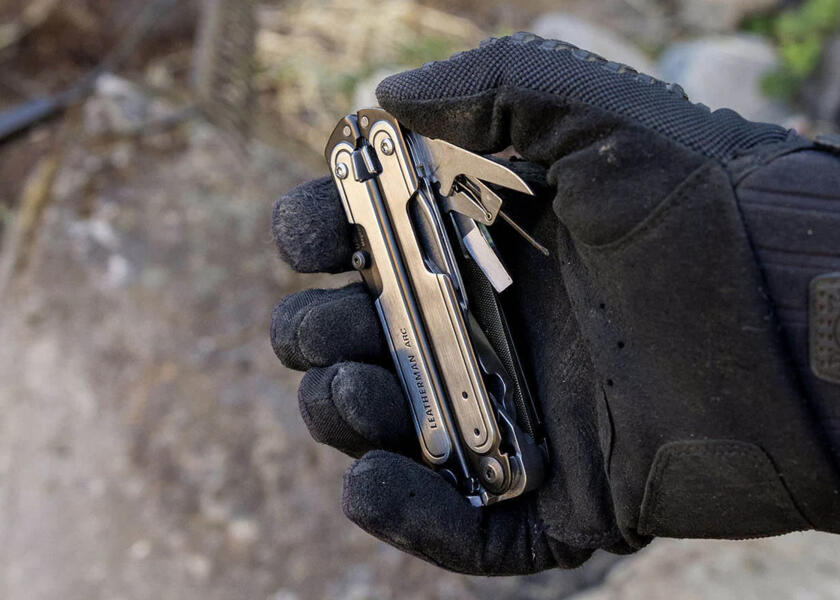 Montert ARC multitool MagnaCut DLC-belagt knivblad - Leatherman