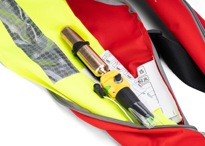 Automatvest PILOT 165 harness rød 165N oppblåst