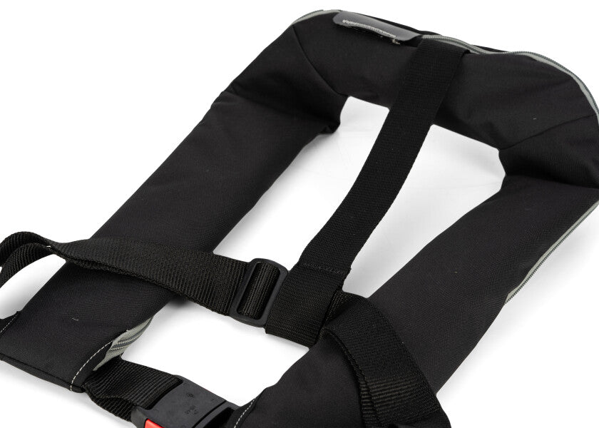Automatvest PILOT 165 svart polyester med integrert settelotsender