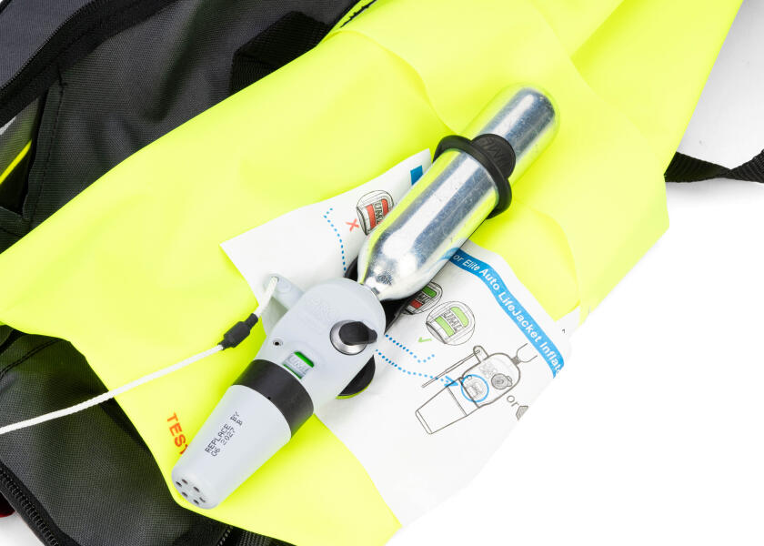 Automatvest XD 220 antrasitt 220N polyester pakket for levering