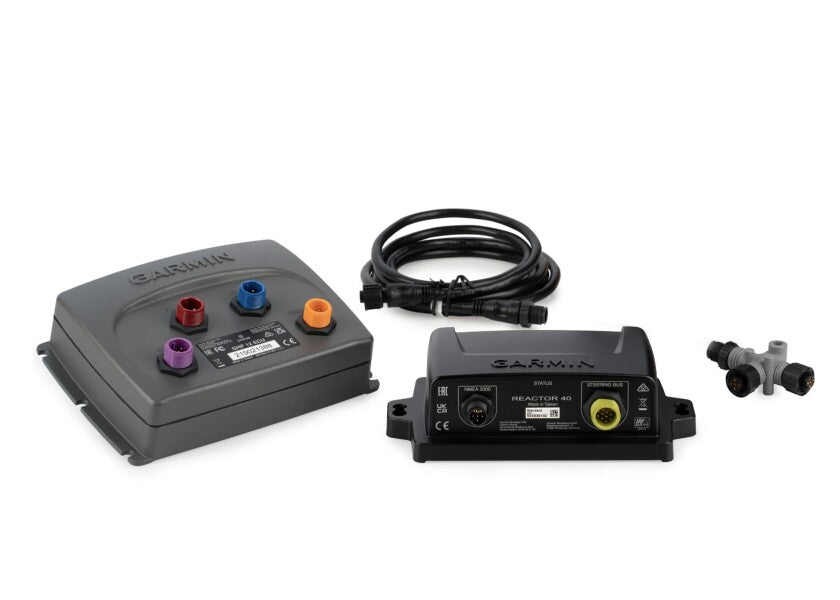 Detalj av Garmin Reactor 40 Universal autopilotsystem
