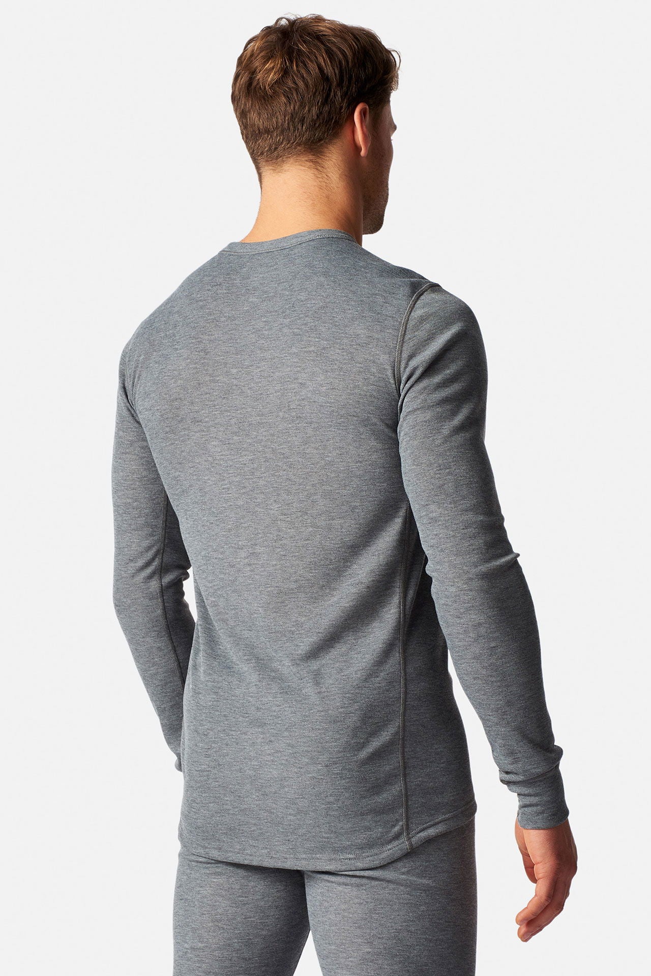 Baselayer-skjorte resirkulert polyester Henri Lloyd montert på modell