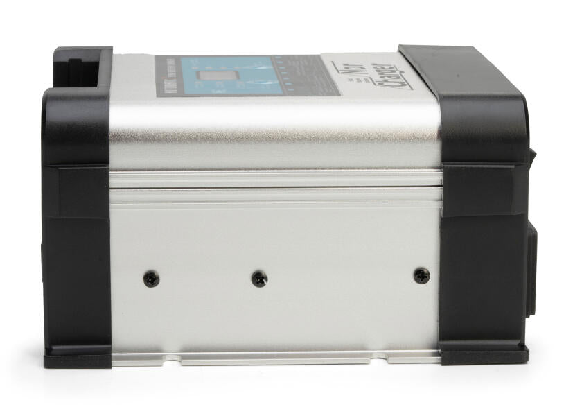 Batterilader 12 V 20 A 2 ladeutganger nærbilde