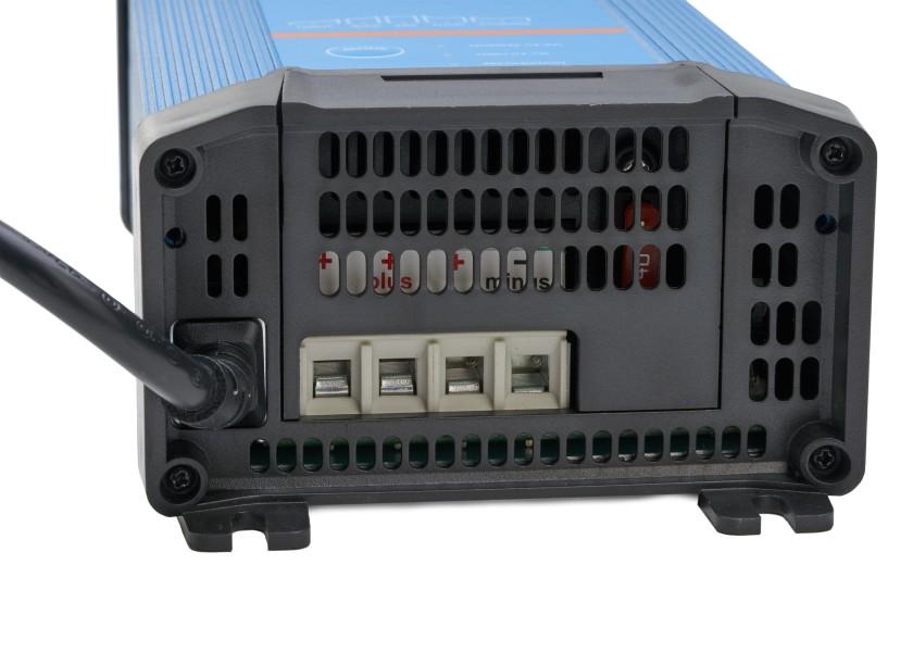 Batterilader BlueSmart IP22 12V 30A 3 utganger Bluetooth bakside