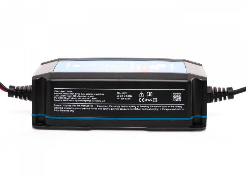 Nærbilde av Bluetooth-funksjon på Batterilader BlueSmart IP65 12V 25A med Bluetooth
