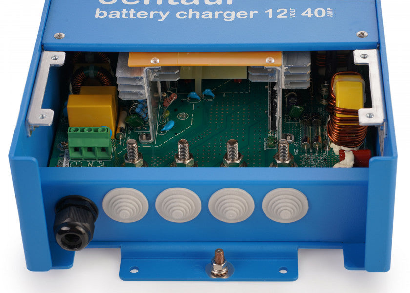 Batterilader Centaur 12V 40A 3 utganger Victron bakside