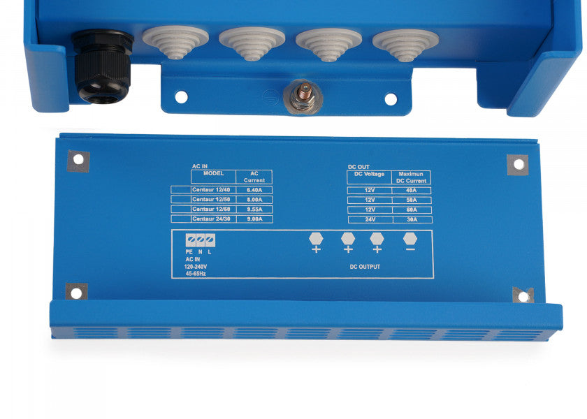 Montert Batterilader Centaur 12V 40A 3 utganger Victron i båt