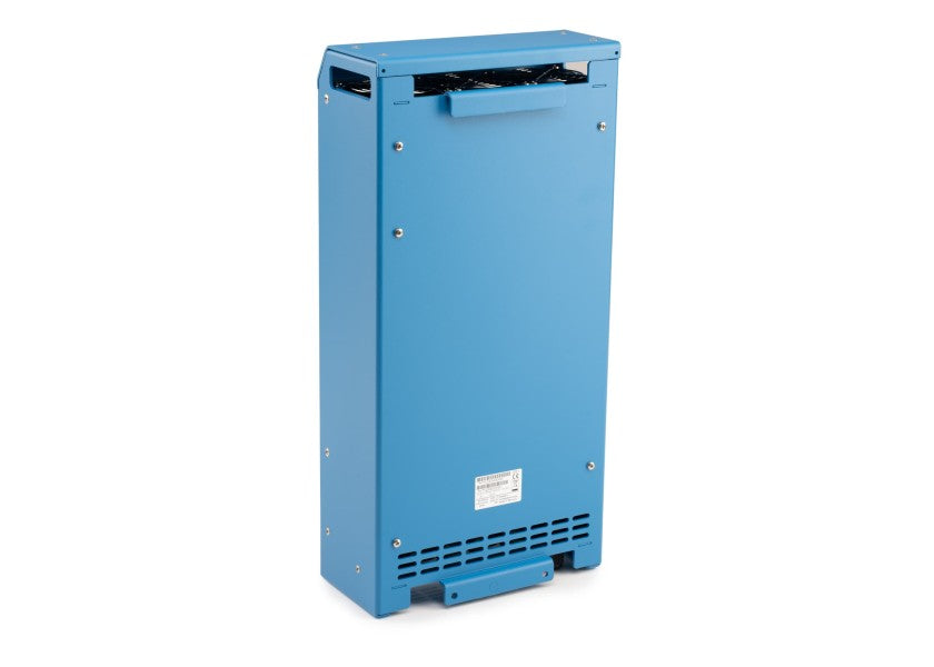 Nærbilde av kontrollpanel på Batterilader Centaur 24 V 40 A 3 utganger 320-800 Ah