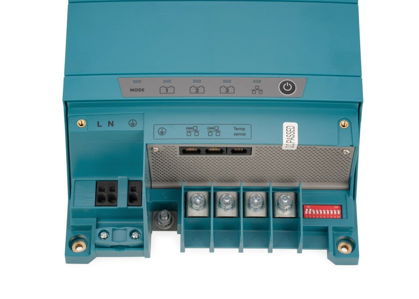 Batterilader ChargeMaster PLUS CZone 12V 35A 3 utganger montert