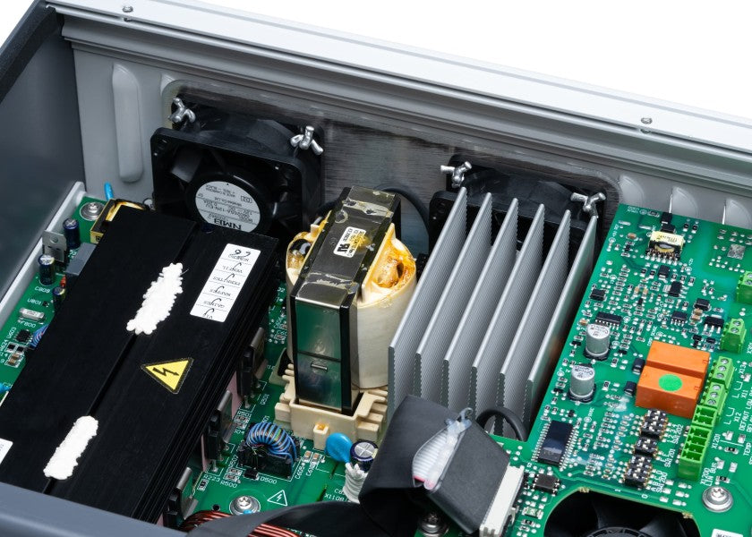 Batterilader HPOWER 24V 60A 3 utganger - Cristec sideprofil