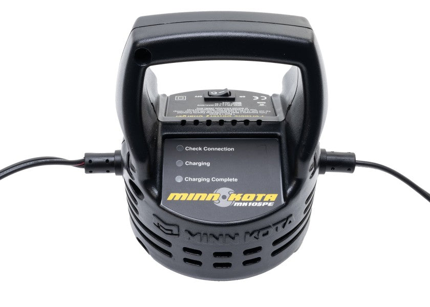 Batterilader MK-105PE 12V 5A for elektrisk påhengsmotor forfra