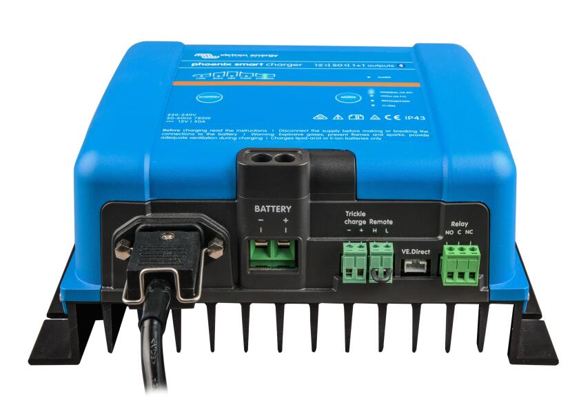 Batterilader Phoenix Smart IP43 24V 25A 1+1 utganger - Victron bakside