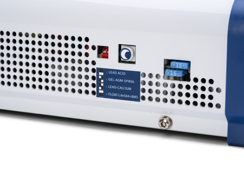 Batterilader PREMIUM 12V 40A 3 utganger - Dolphin detaljbilde