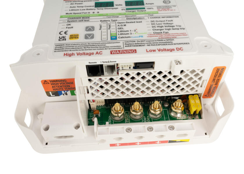 Batterilader Pro Charge Ultra 12V 30A 3 utganger - sidevisning