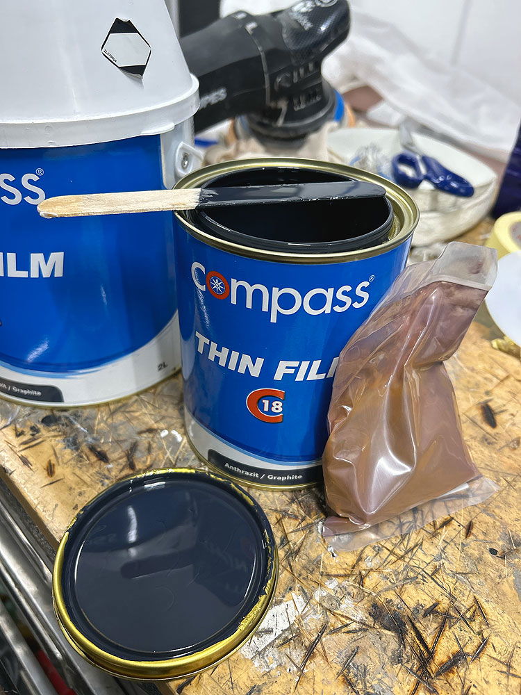 Bunnstoff Compass C18 sett med malerverktøy