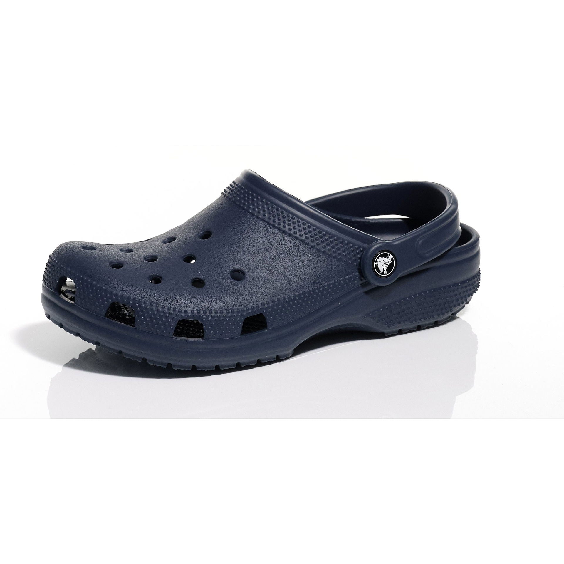 Classic Tøffel Croslite lettvekt med ventilasjonshull - Crocs forfra
