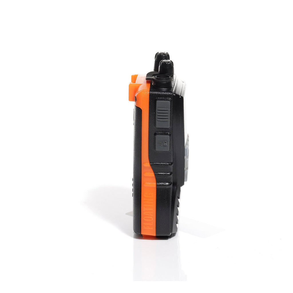 Cobra 500 Bluetooth håndholdt VHF montert på båt