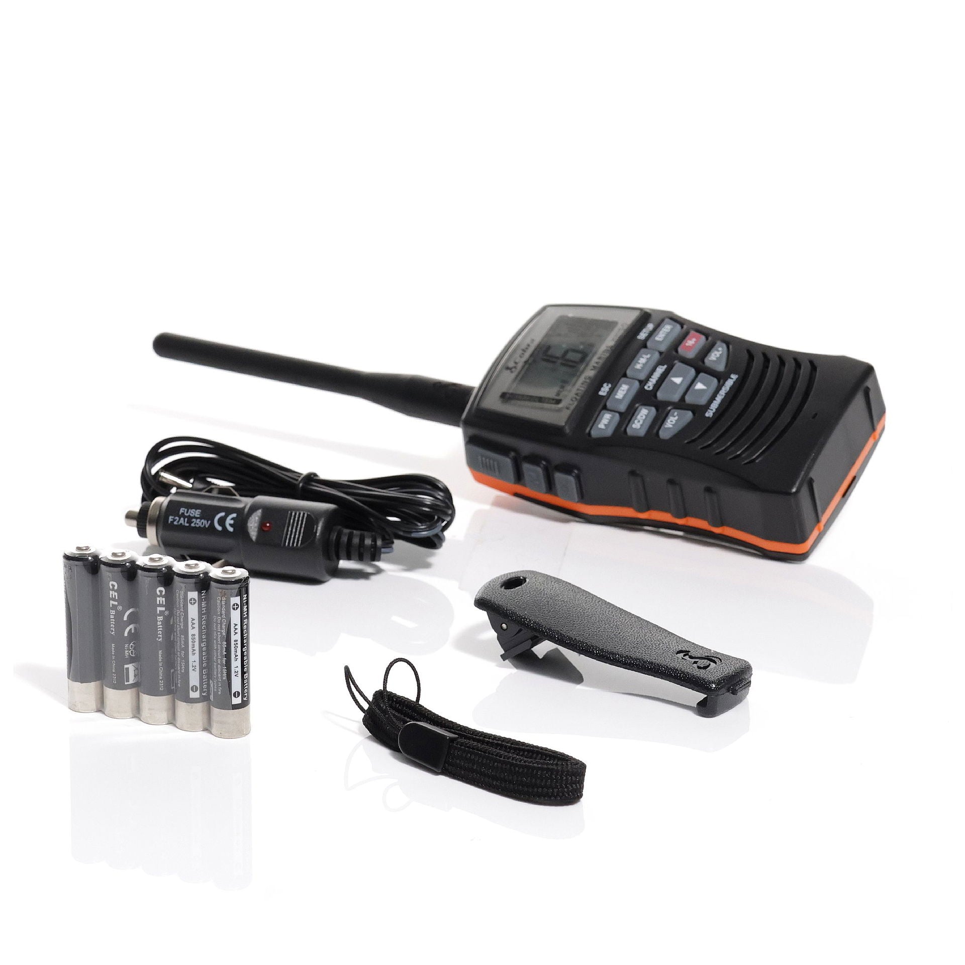 Cobra MR HH150 håndholdt VHF i bruk