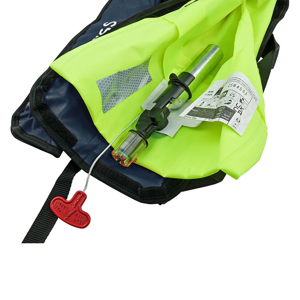 Compass Professional 300 N automatvest liggende på båtdekk