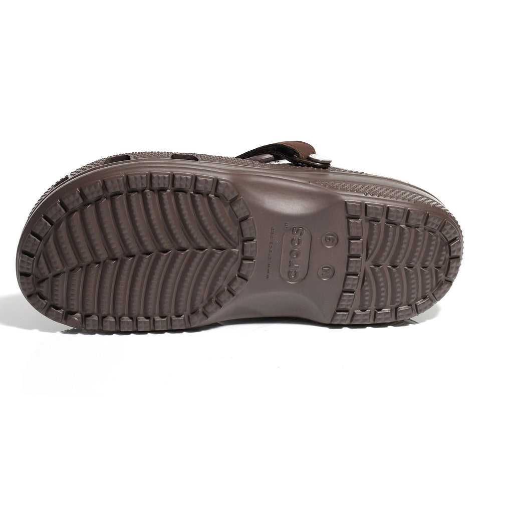 Crocs Yukon Sport herresko montert på fot