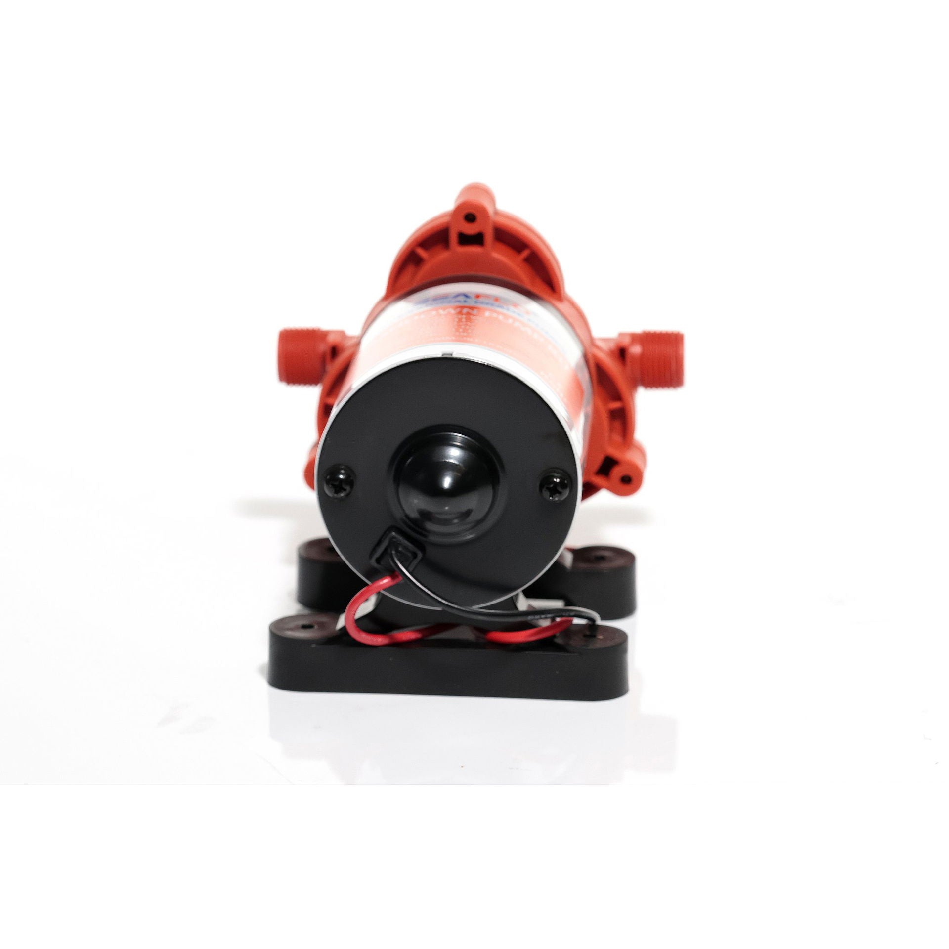 Dekksvaskepumpe 12V 11,6 l/min 3-kammer membranpumpe - Compass montert på båt
