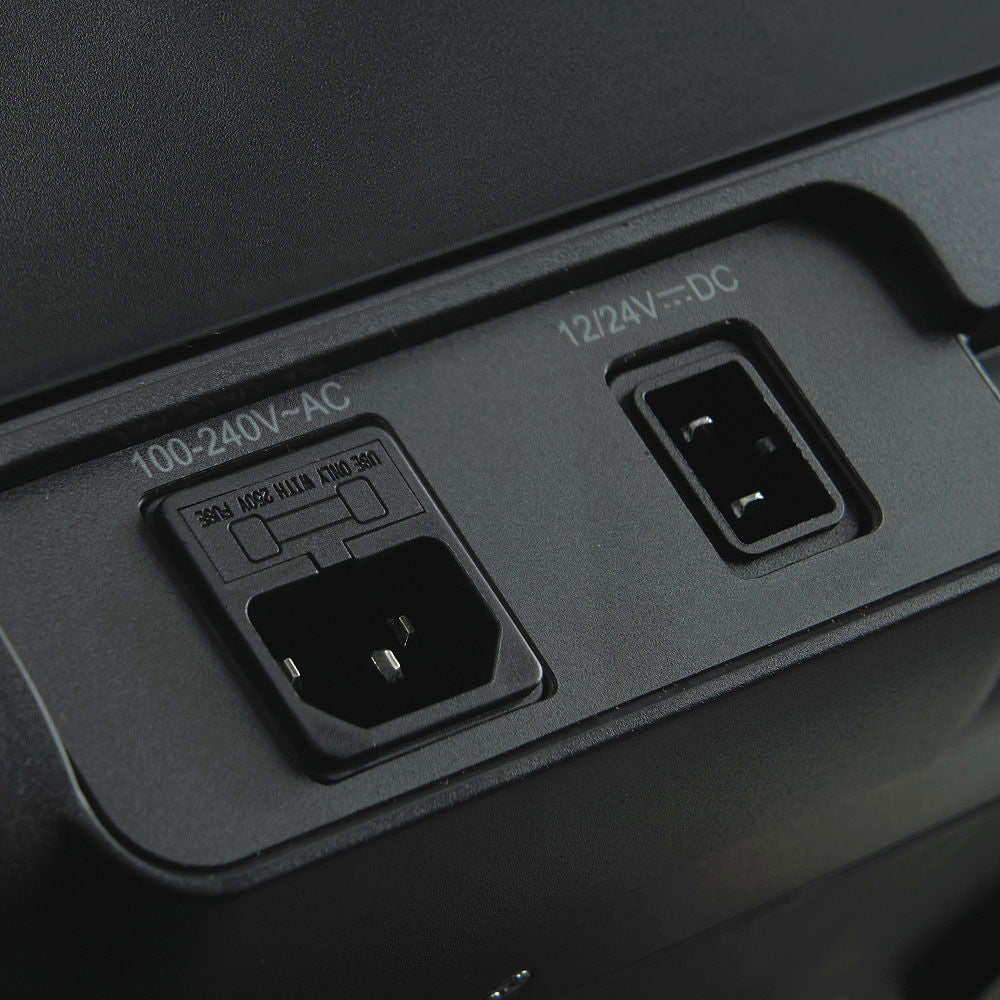 Montert Dometic CFX 28 kompressor kjøleboks i bil