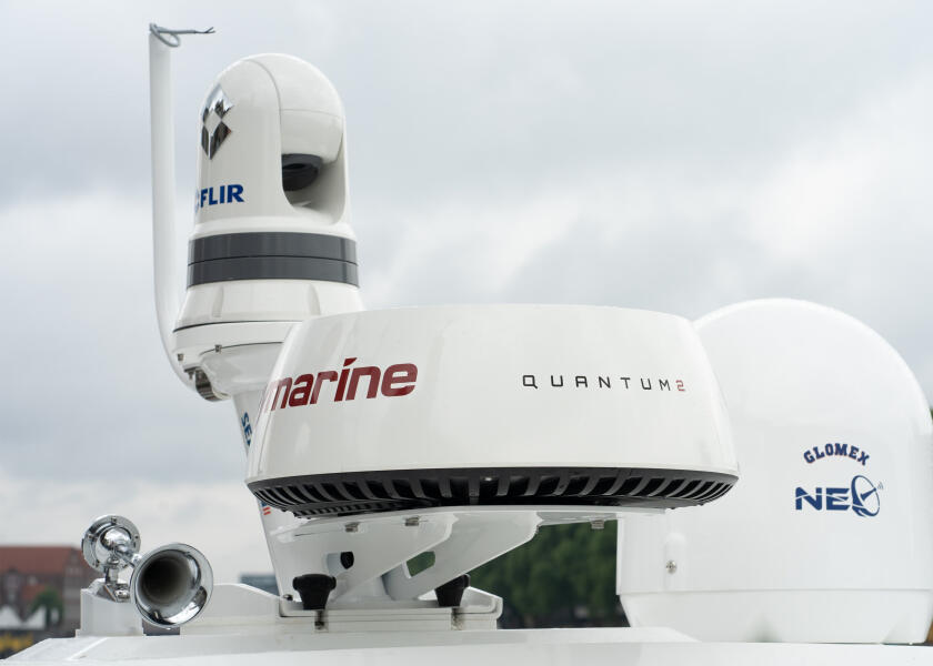 Montert Doppler radarantenne QUANTUM 2 Q24D på båt