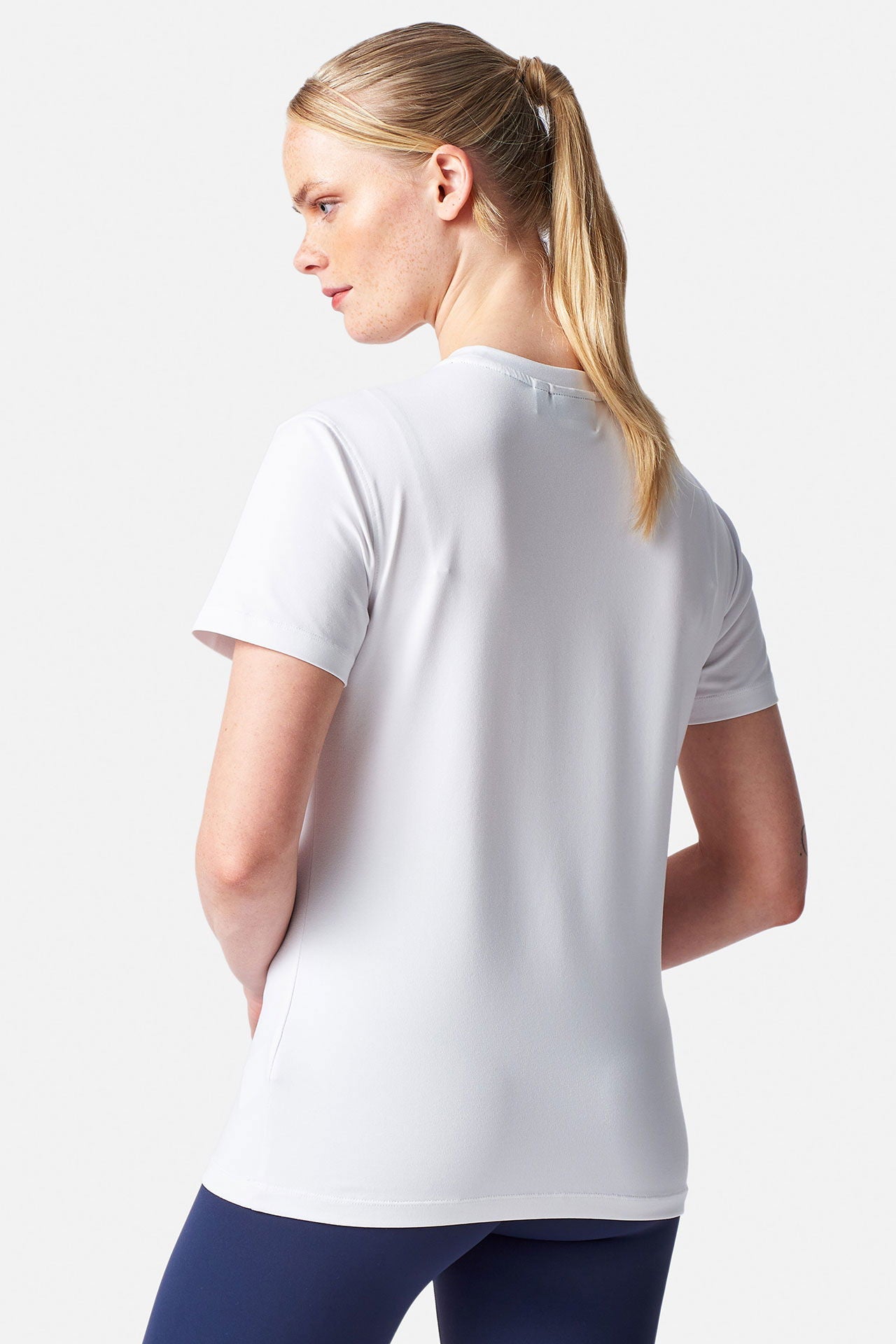 Dri Fast t-skjorte dame med UV-beskyttelse UPF 40+ montert