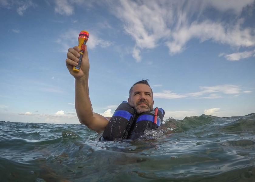 Elektronisk nødbluss rescueME EDF1 - Ocean Signal pakket