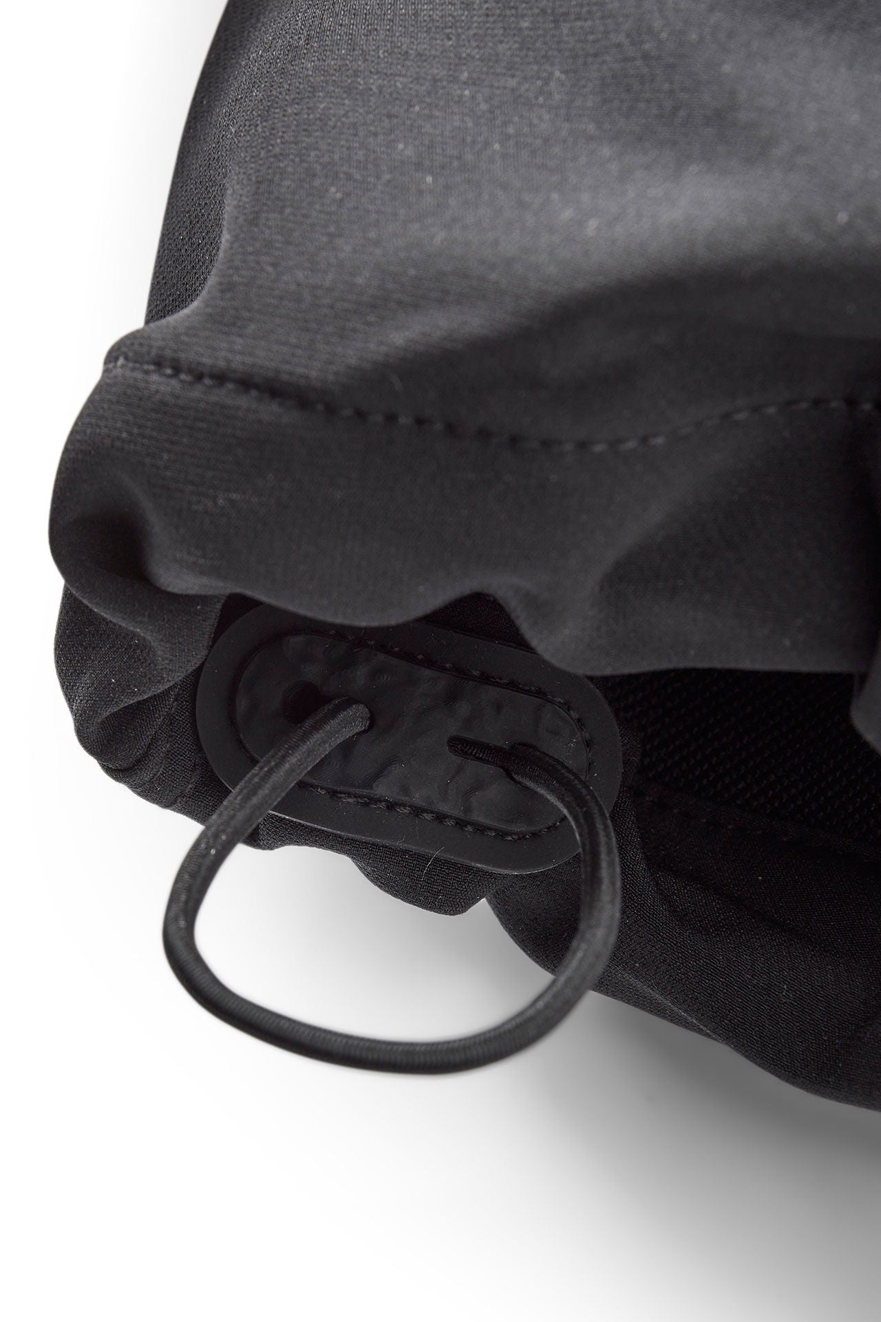 Explorer Trouser 3.0 bukse med DWR 4-veis stretch montert på modell