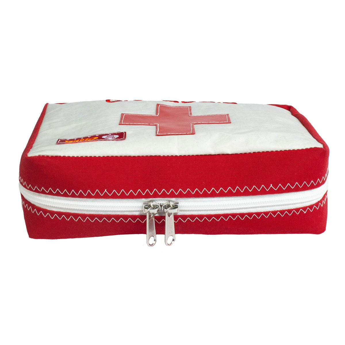 First aid bag førstehjelpveske av resirkulert seil nærbilde material