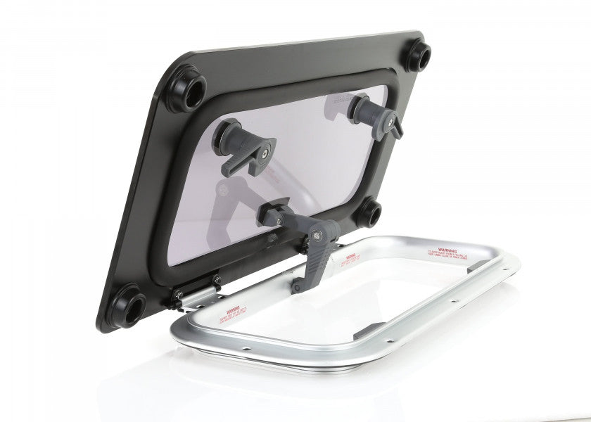 Flush Hatch dekksluke 575 x 275 mm aluminium røykgrå detalj