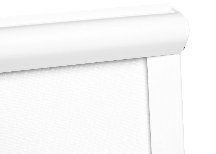 Montert FLYBLIND blendingsrullegardin med insektsnett 590 x 430 mm i båt