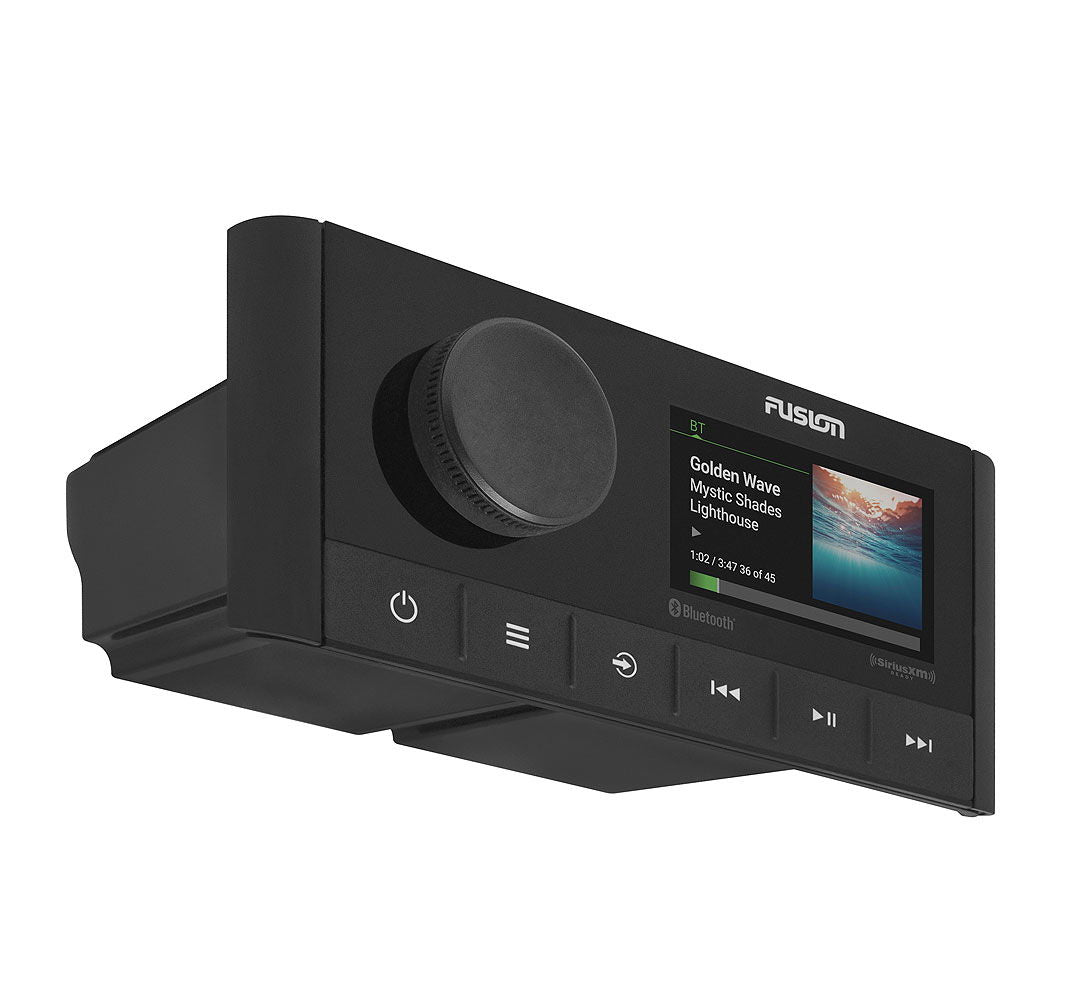 Fusion RA210 marine radio med DSP detalj