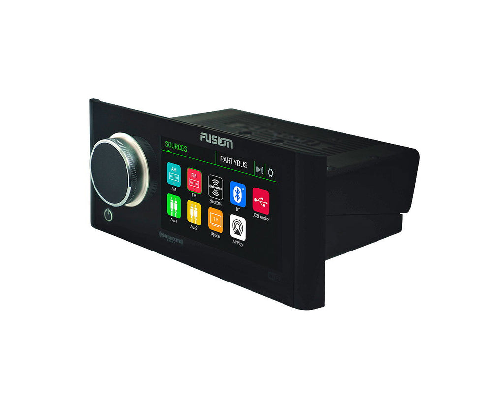Fusion RA770 marine radio bakside med tilkoblinger