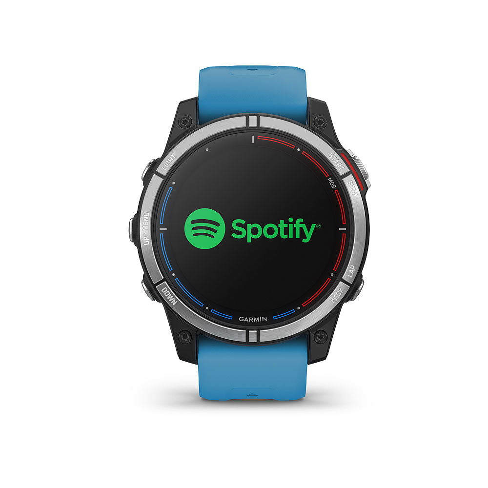 Garmin Quatix 7 med sport-app på skjerm