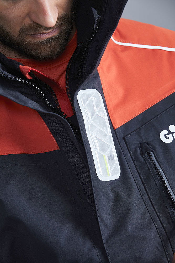 Gill OS13 offshore seiljakke herre detalj av krage