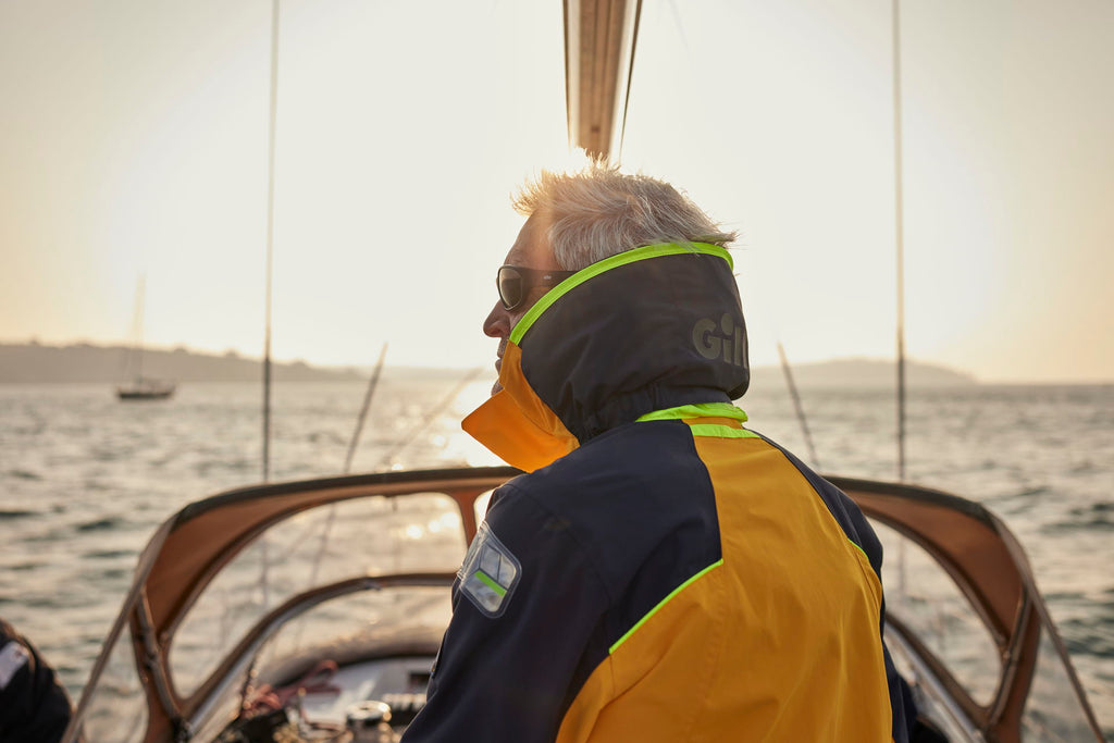 Gill OS26 offshore seiljakke XPLORE® vist i bruk
