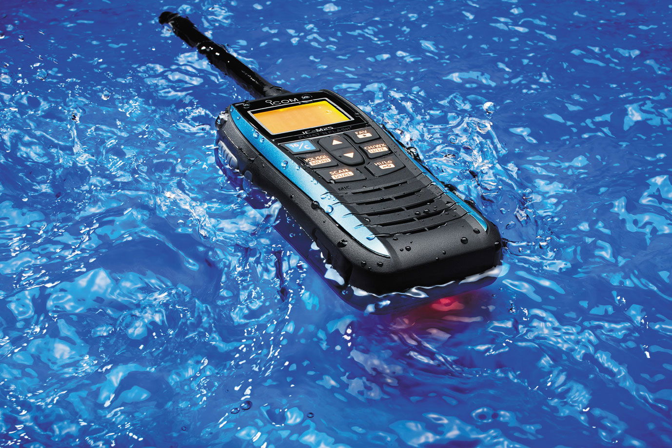Montert Håndholdt VHF IC-M25EURO EVO flytende på båt