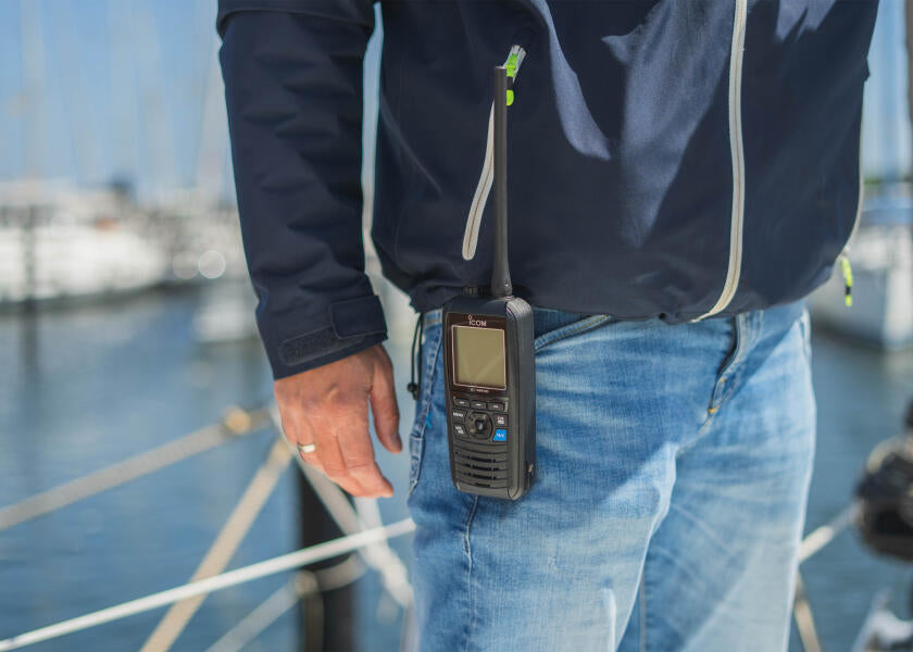 Håndholdt VHF IC-M94DE med AIS-mottaker og DSC pakketilstand
