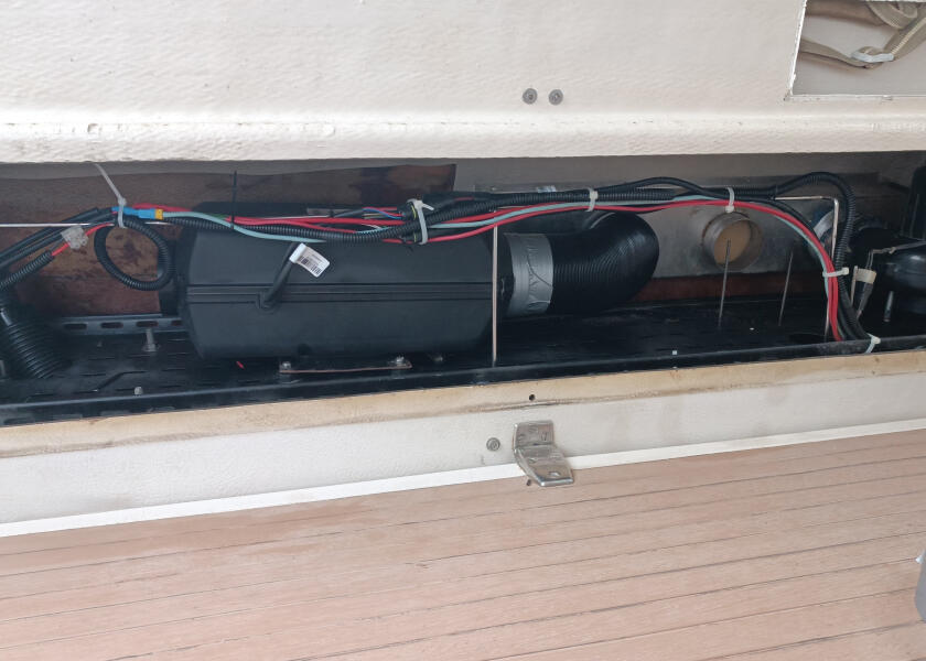 Dieselvarmer 4D 12V 4 kW med brakett for båt 7,5-15 m - Autoterm