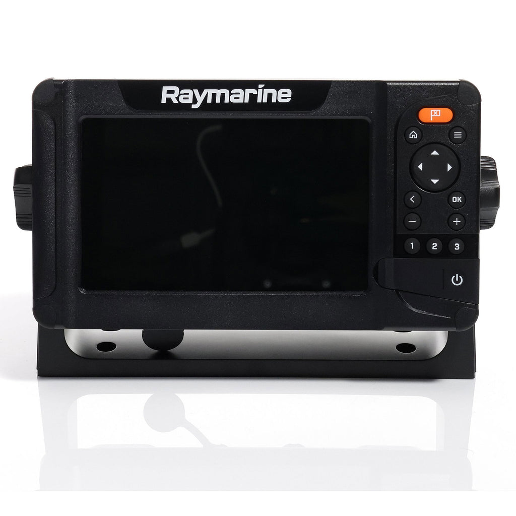 Detalj av display på Kartplotter Raymarine Element 7 S med tastefelt