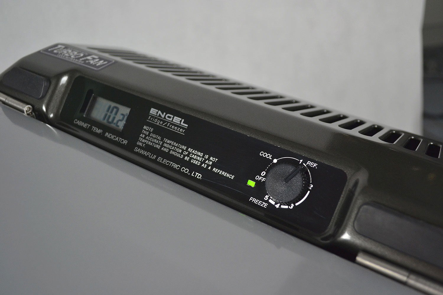 Kompressor kjøleboks MT35F-S 32 l 12/24/230V bakside