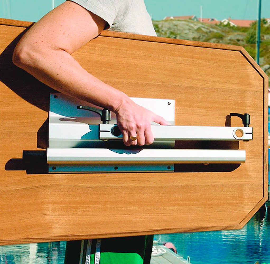 Lagun båtbord Rimini med understell montert på båt